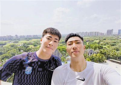 由简·奥斯汀创作于19世纪初的《傲慢与偏见》是一部关于爱情和阶级的小说。