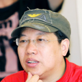 戛纳国际电影节主席皮埃尔·莱斯库尔和艺术总监蒂埃里·福茂也前来助阵 第72届戛纳电影节 2019-05-13 第72届戛纳电影节于5月14日至25日在法国南部城市戛纳举行。