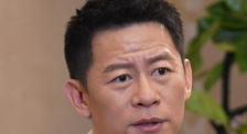 《勇敢者游戏2：再战巅峰》日票房1693万，环比下跌63.43%，连续第四天获得单日冠军，累计票房1.90亿。